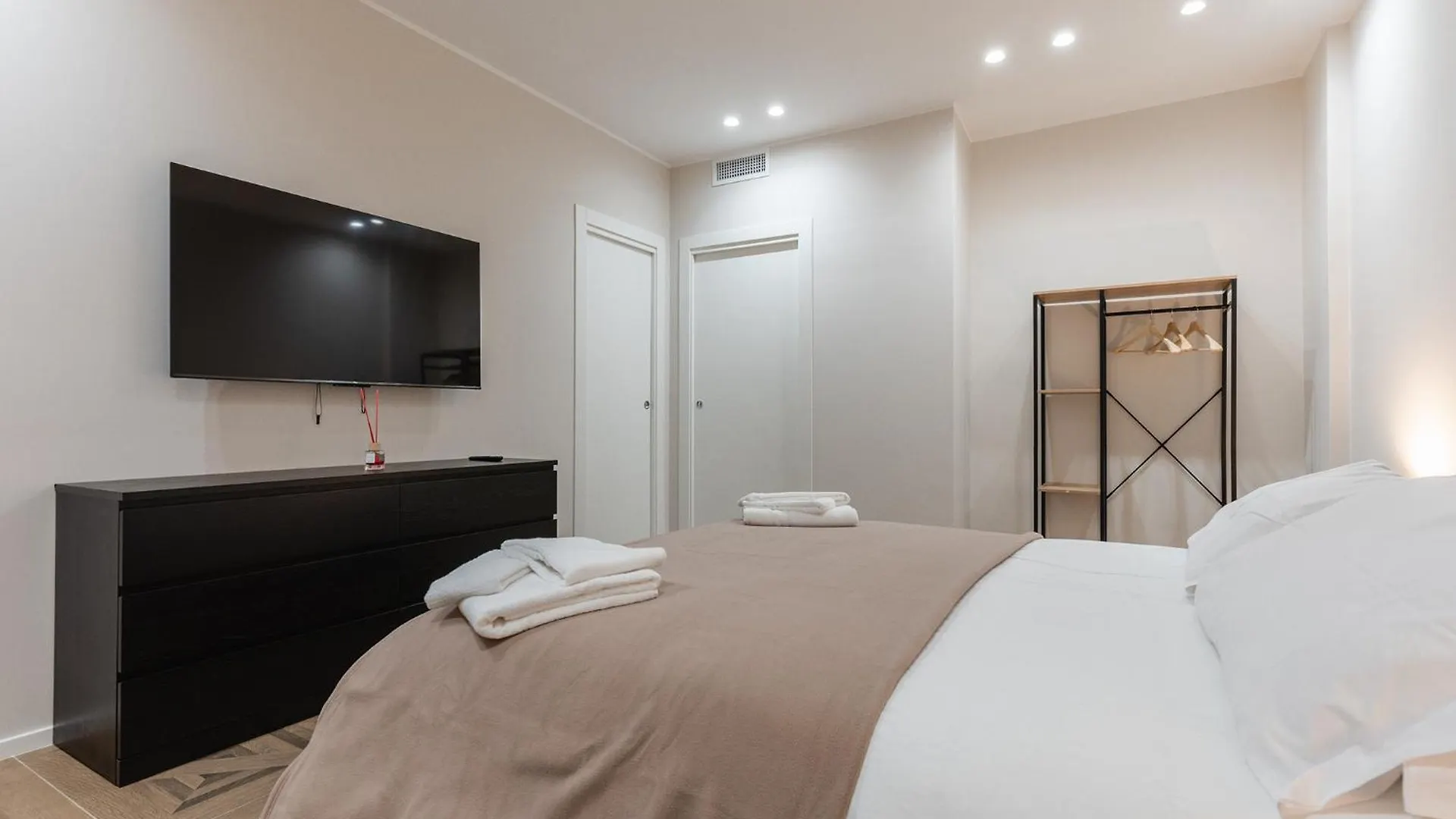 בארי Mica Home Calefati